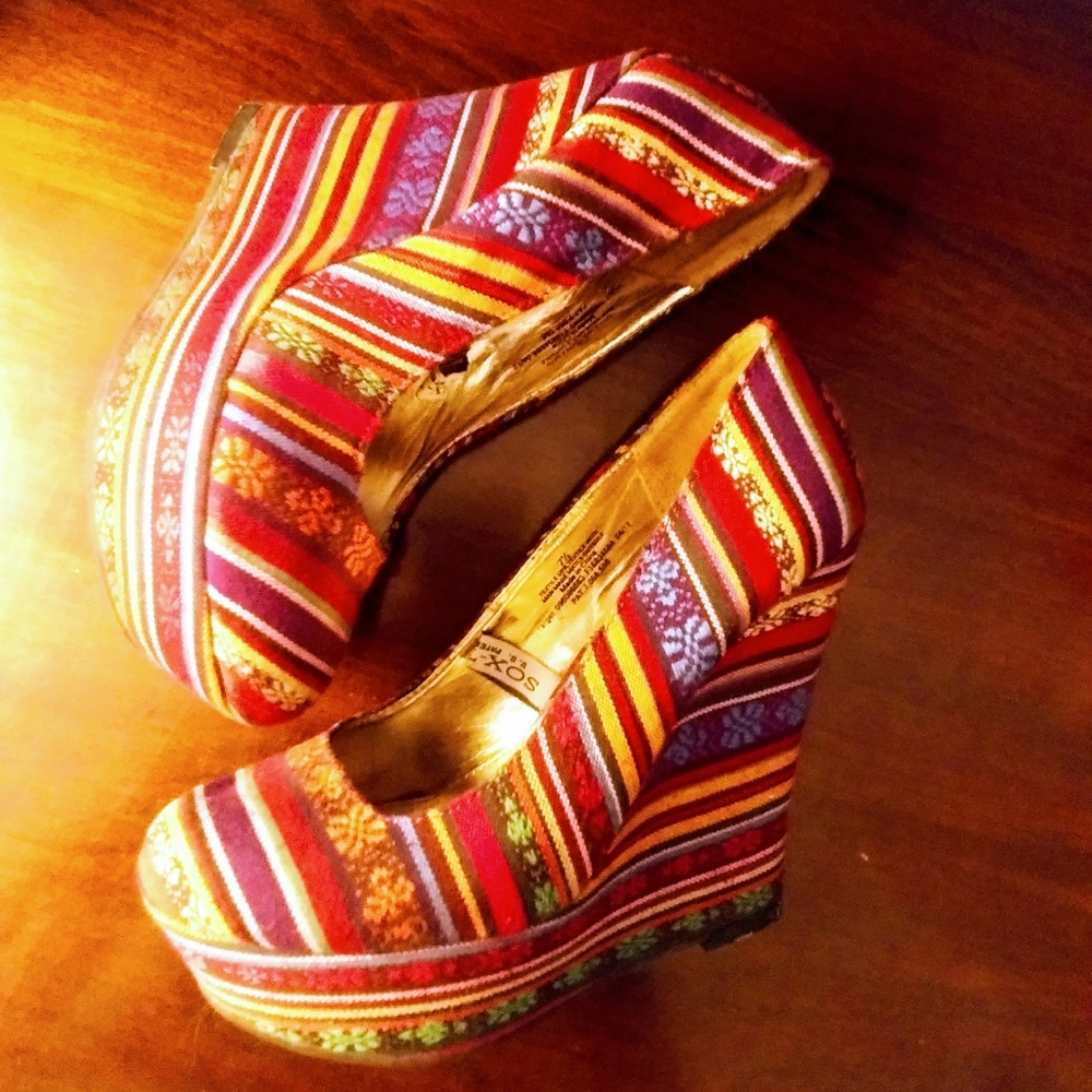 Multicolor Mossimo Wedges 7.5